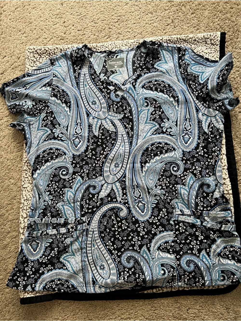Uniform Advantage Black and Blue Paisley Tunic Top